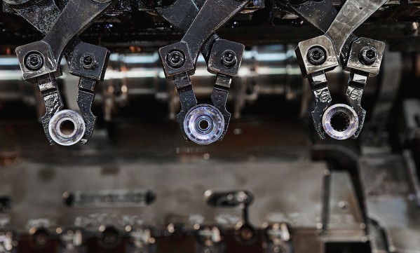 sfs group kaltmassivumformung technologie